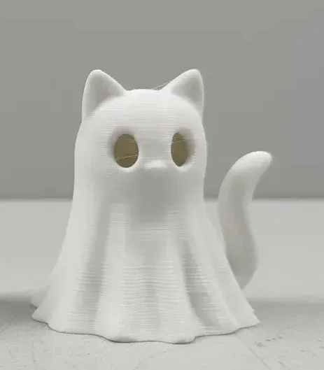 Lençol de fantasma, a cabeça é em forma da cabeça de um gato